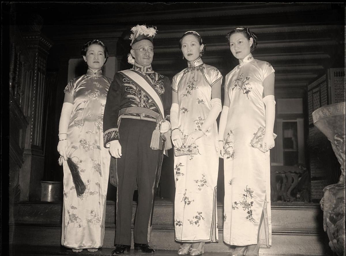 日军日记：*安妇慰**不服从管教，我很愤怒，用*刀刺**插入她的*体下**