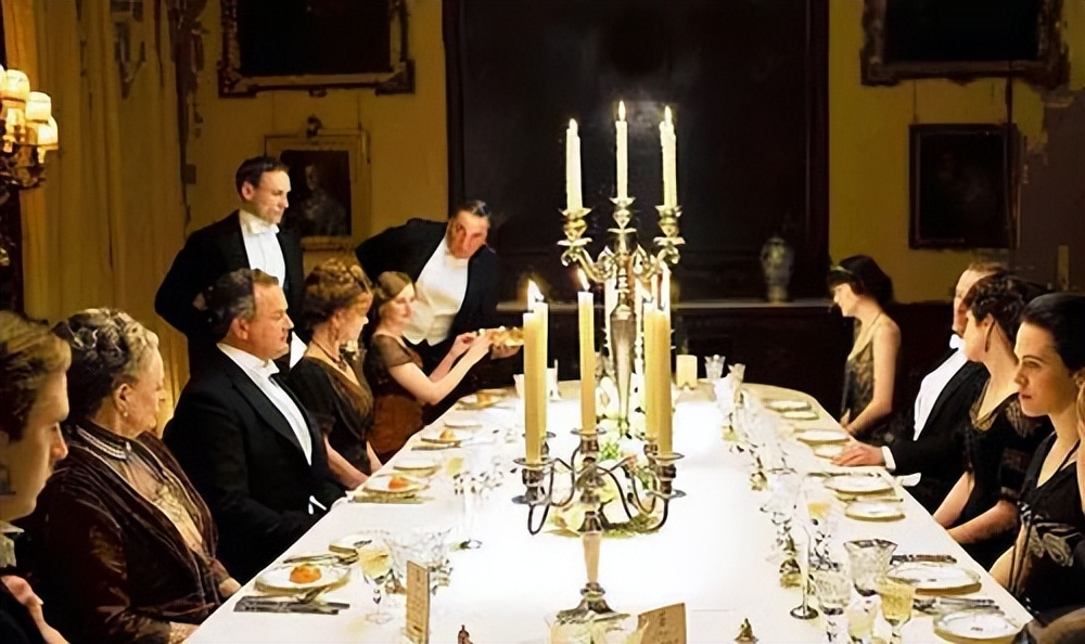 了解中西方的文化差异英文作文,中英风俗文化差异