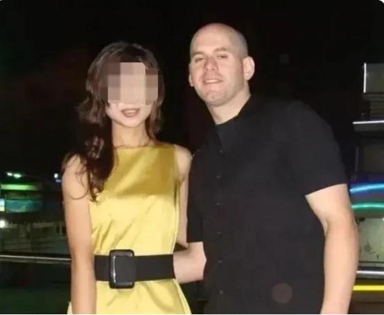 交往1242名中国女友，老外梅纳德卖视频照片，传授泡中国女孩经验