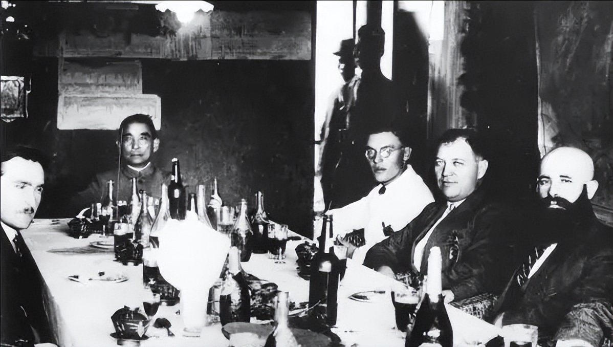 从“民族自决”到“民族区域自治”：内蒙古自治区是如何诞生的？