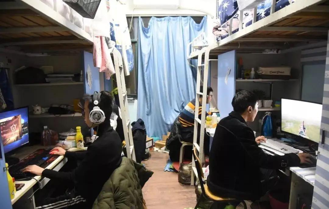 现在的攀比风气有多严重,大学攀比风严重