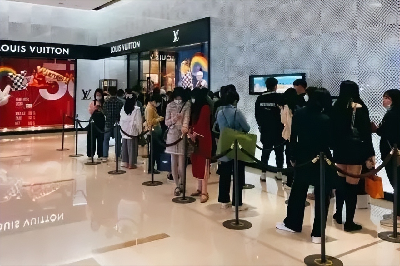 lv年入300,lv年入300w