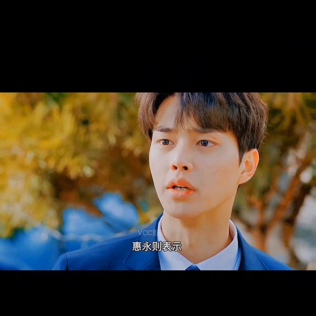 一个女孩子喜欢男孩子心理变化,女孩子会遇到很多爱自己的男孩子