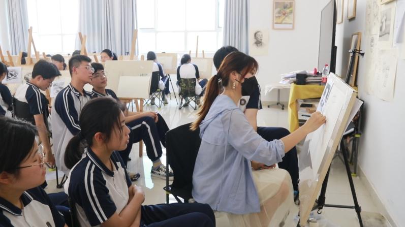 南阳外国语学校报名,欢迎报考外国语实验学校