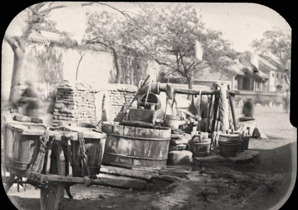 侵华日军*行暴**照片，女子为活命，脱衣服让日本人拍摄，*辱侮**致死