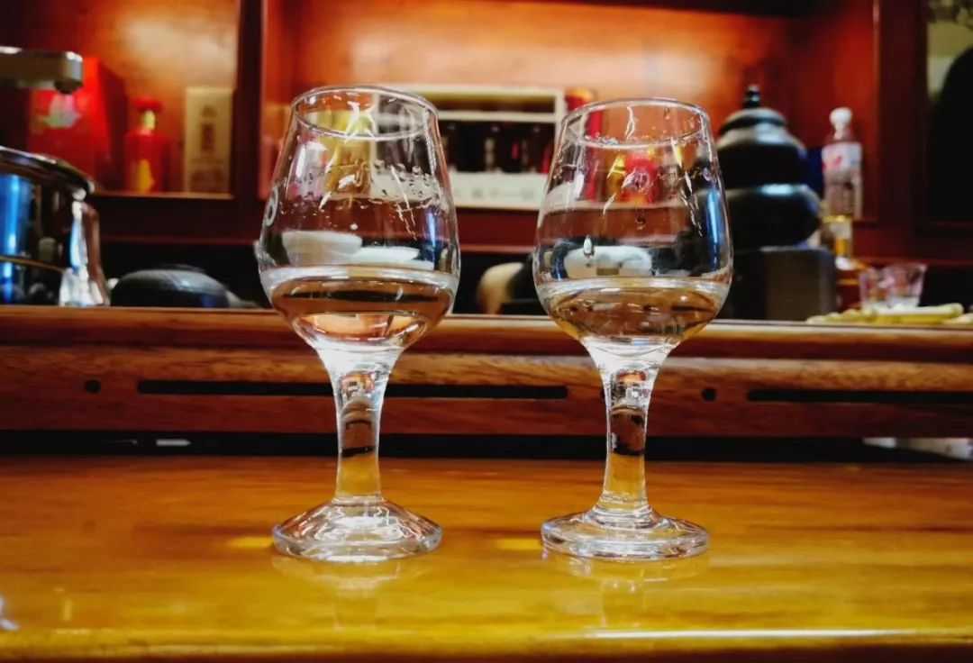 原浆和勾兑哪个好喝,泰山原浆7号是勾兑酒吗