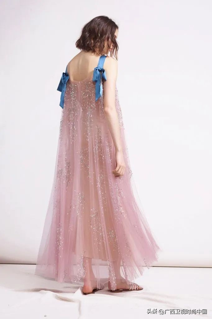 蝴蝶结的最佳搭配,大蝴蝶结怎么搭配好看图片