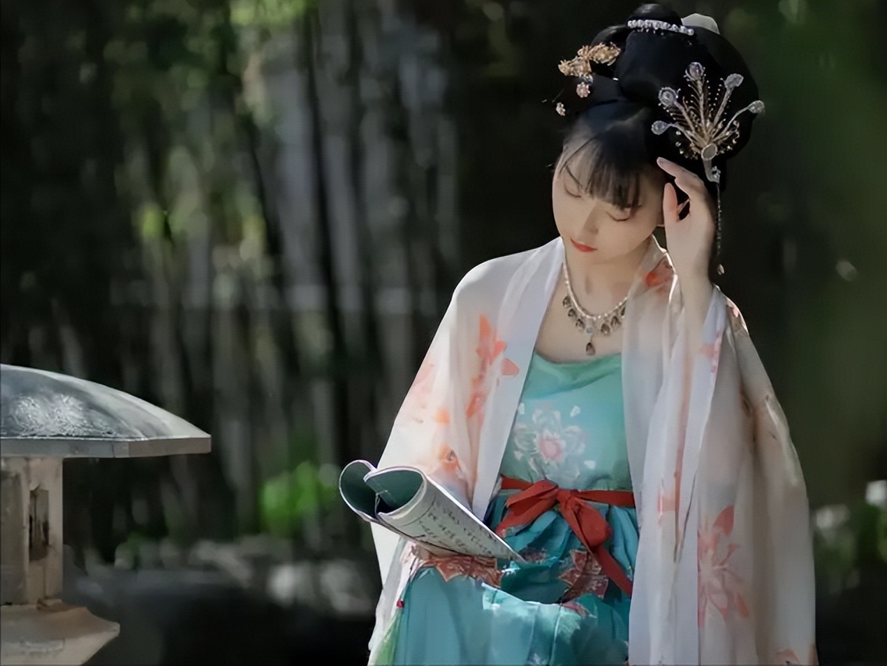 梅香骗翰林风月,梅香陷害了马馥芳的丫鬟