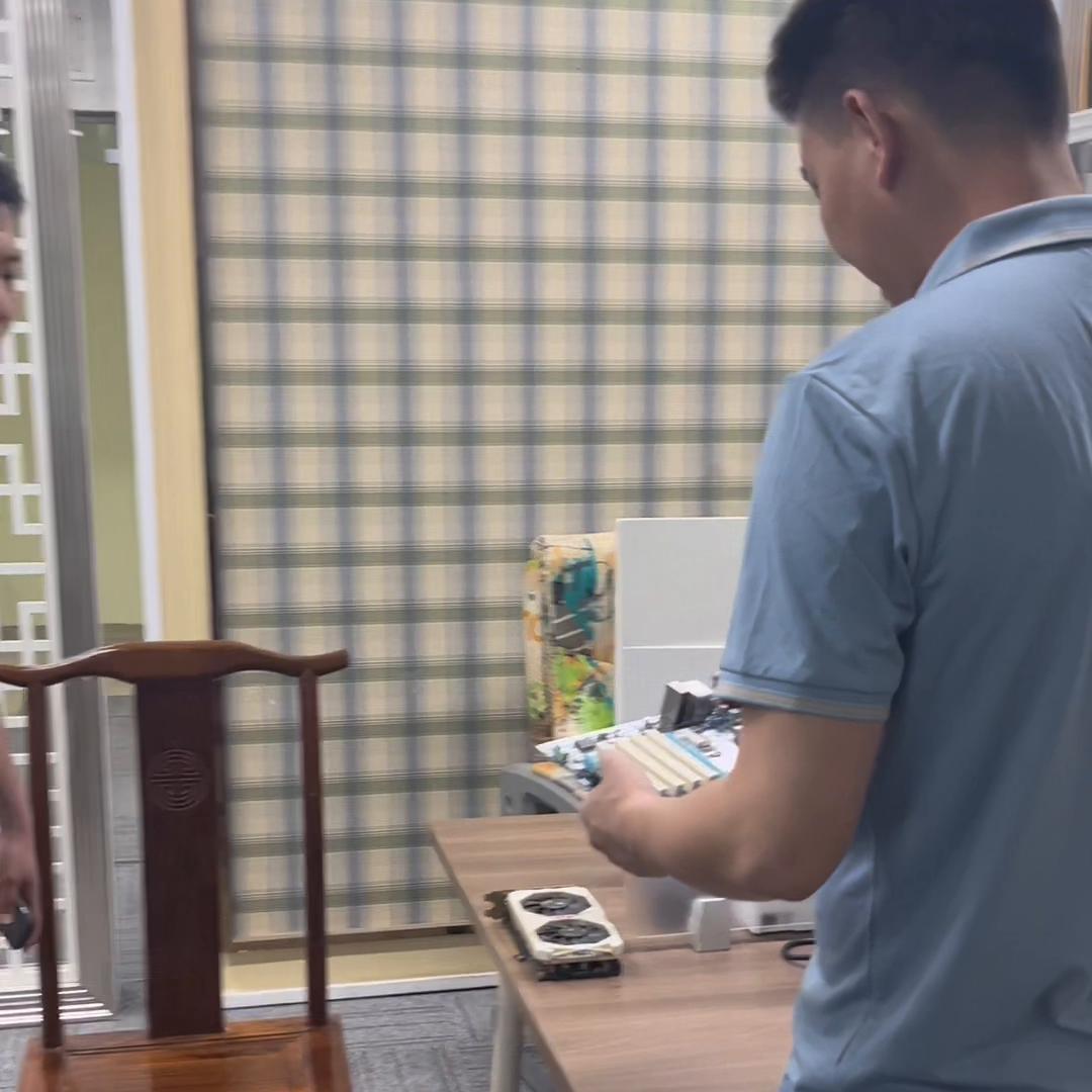 12年前的客户找麻烦来#卖电脑的小哥哥