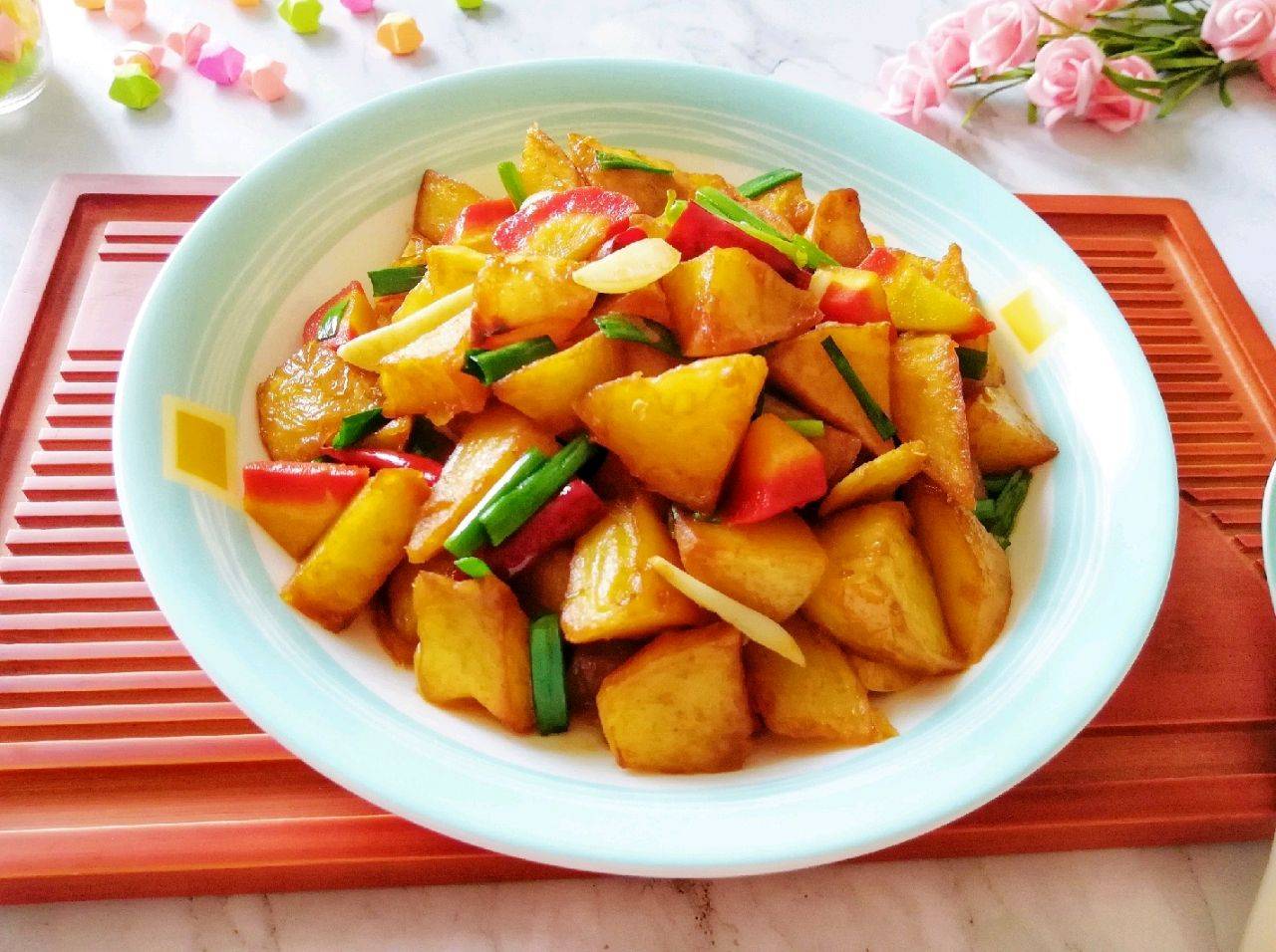 80岁老人吃芹菜有什么功效养身,土豆和芹菜的功效与作用