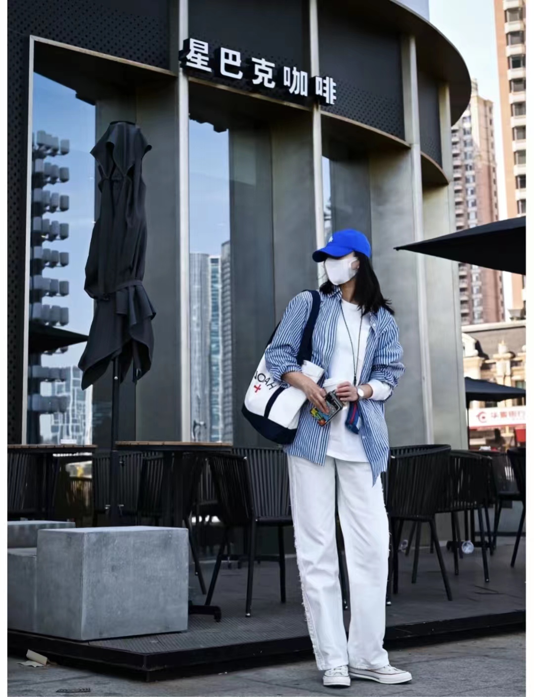 红色条纹衬衫配什么裤子,燕麦裤子搭配蓝白条纹衬衫好看吗