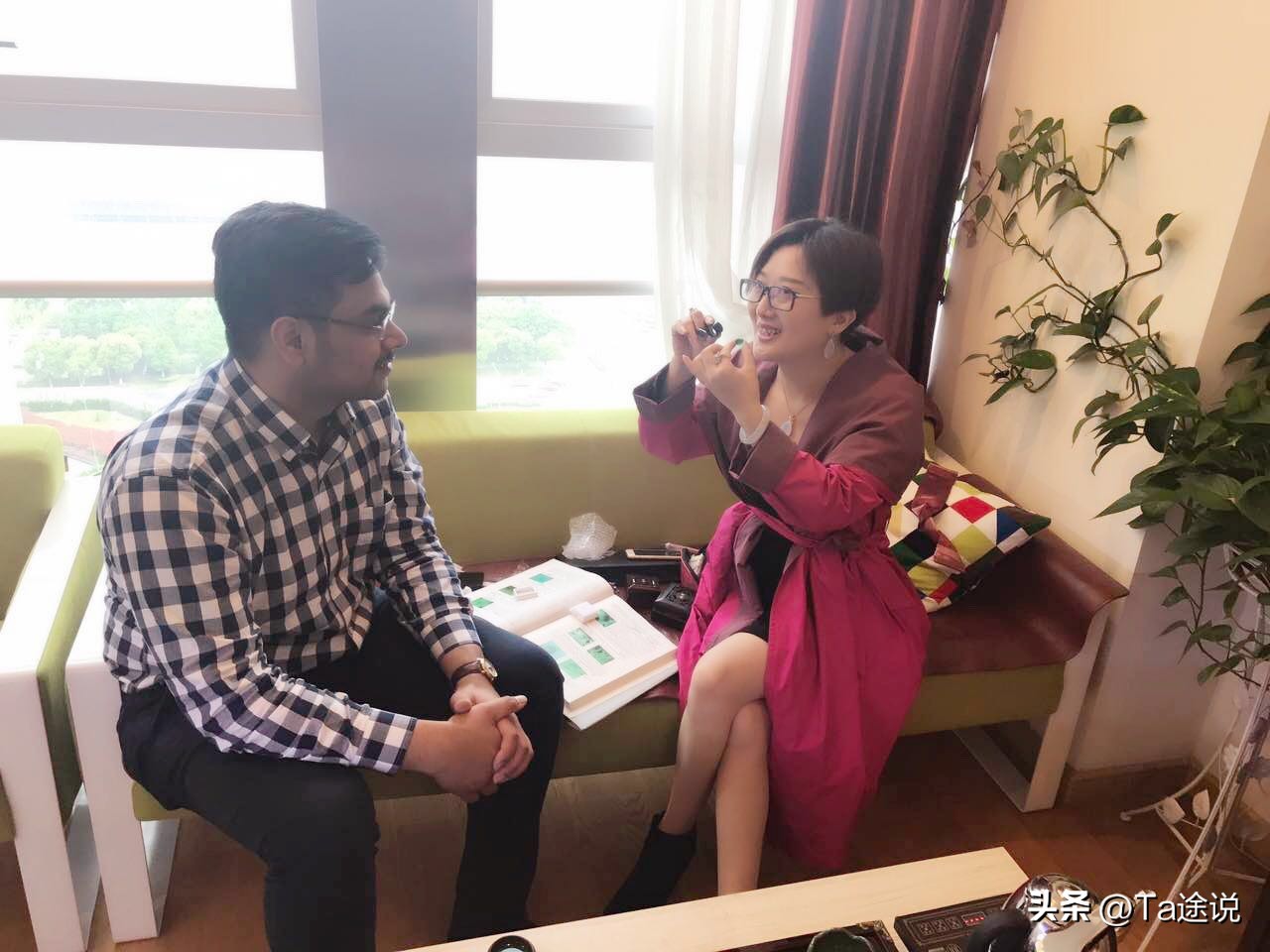 女记者冒死生二胎,记者冒死产子换心脏