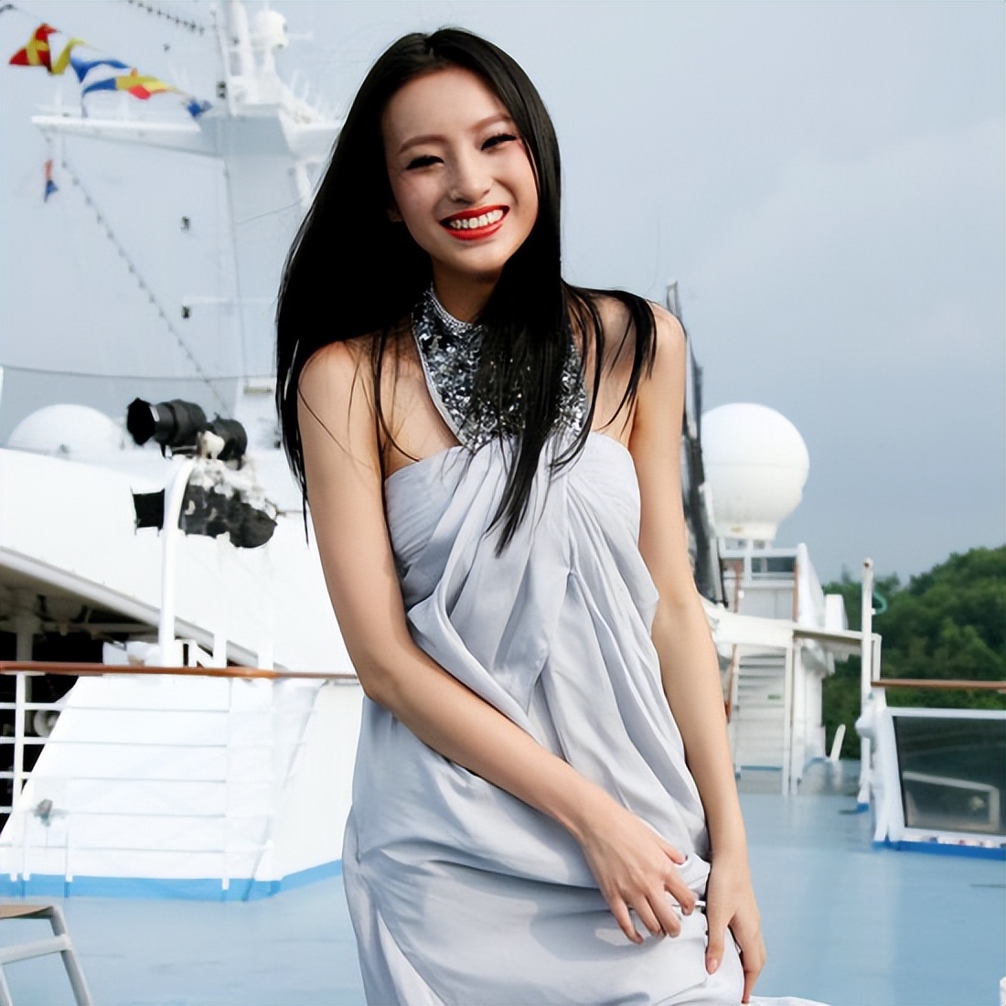 新任电台一姐战胜董卿李红,央视一姐颜值不输董卿李红