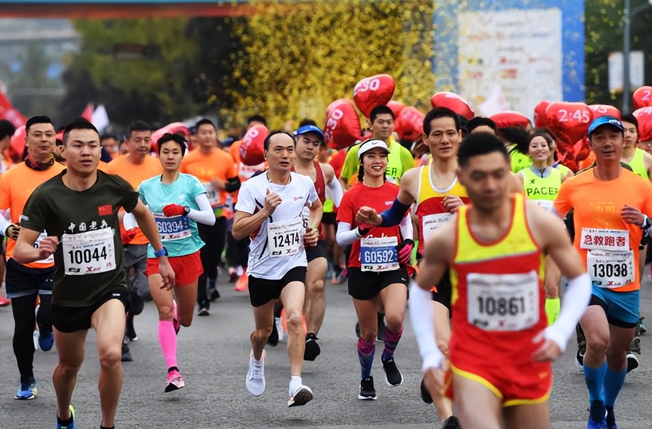 奋斗新征程非凡十年,奋进新时代建功新征程非凡十年