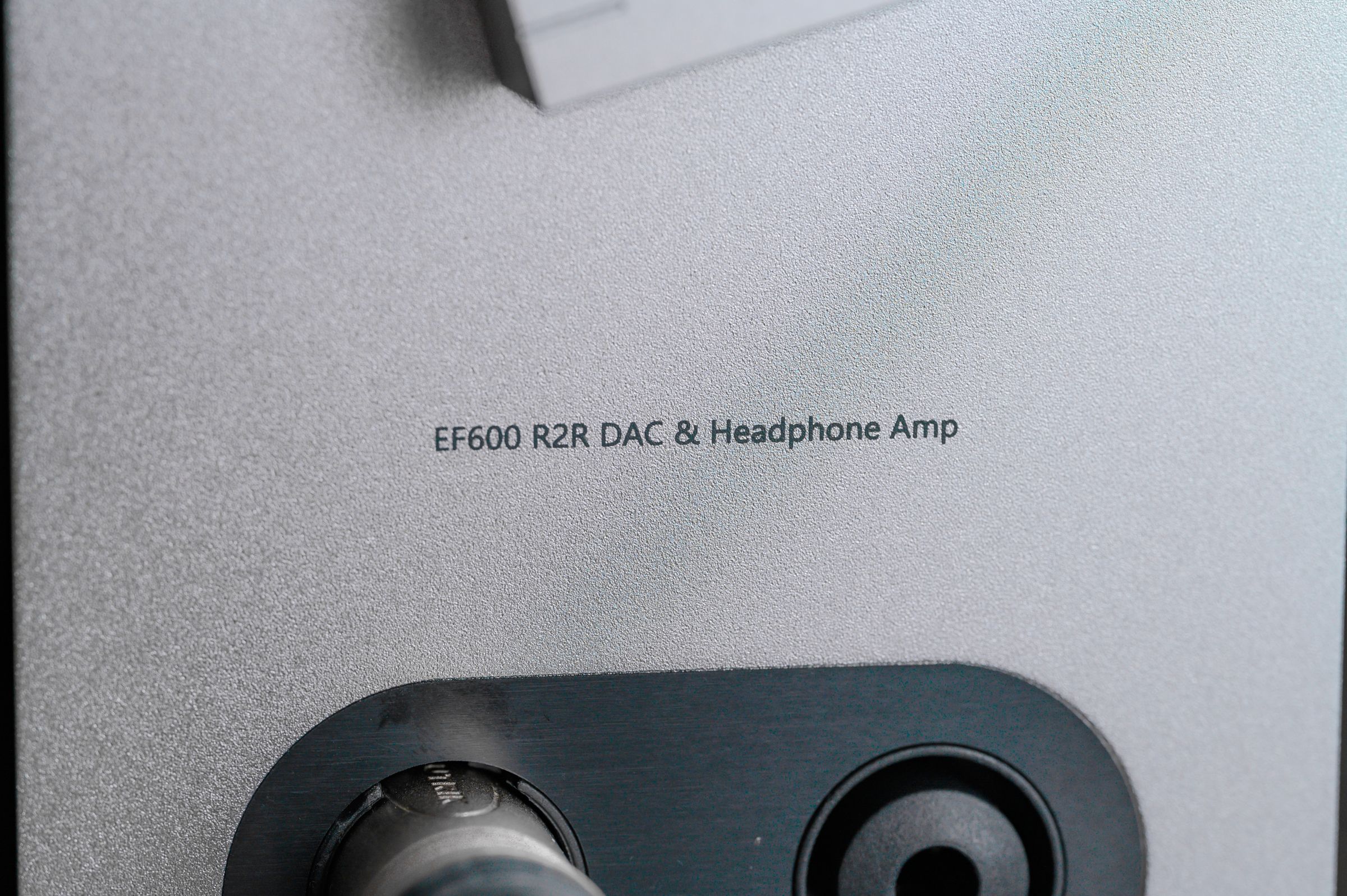 精悍如流星纯粹如清泉——简评HIFIMAN立式解码耳放一体机EF600