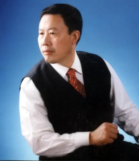 《当今奇人周兴和》之四十九阴霾中一缕阳光