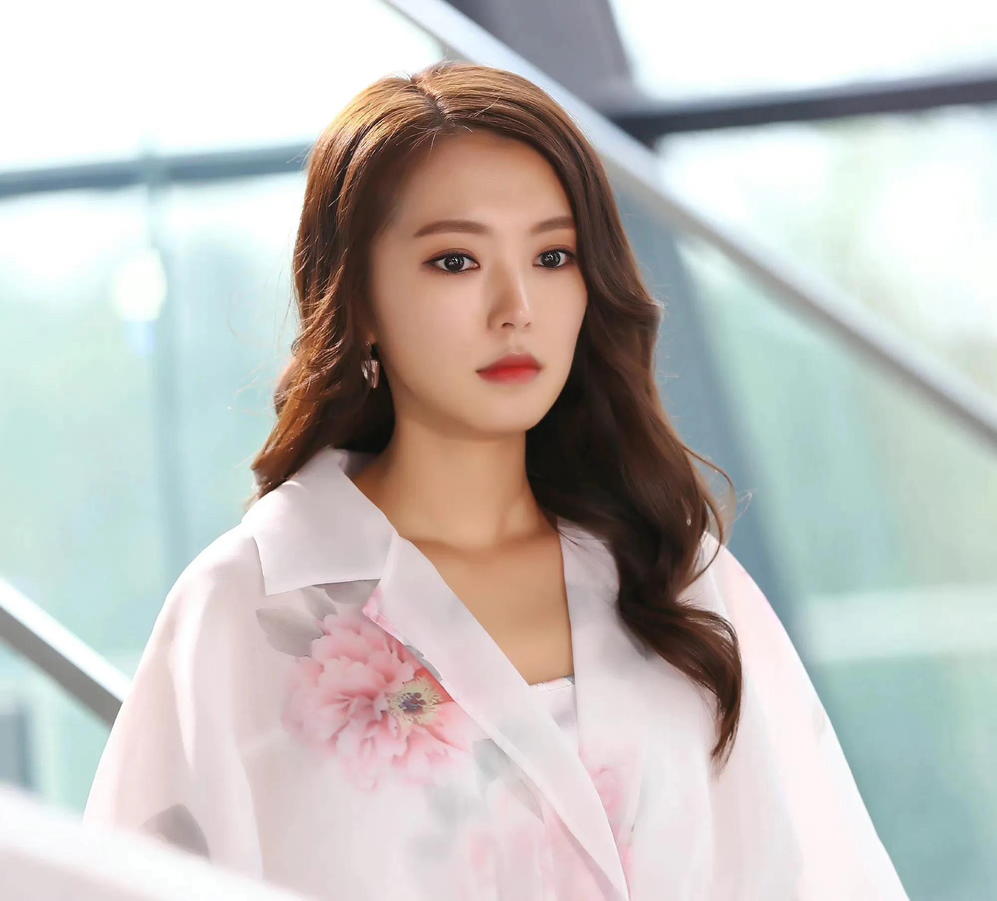 申珉熙在中国发展的韩国演员，看名字不认识一看照片原来是她