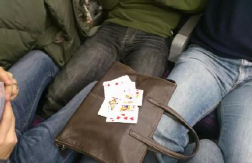 南京人玩掼蛋,江苏人与掼蛋