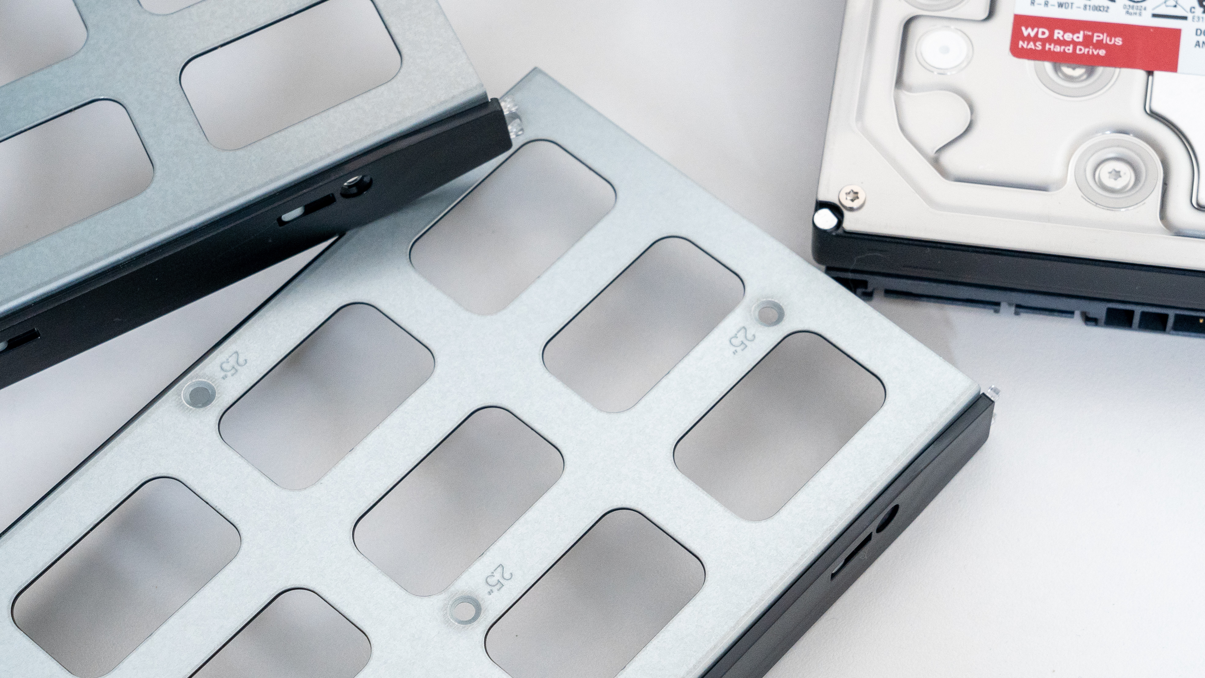 西部数据红盘plus比pro慢多少,西部数据红盘2个4t还是1个8t