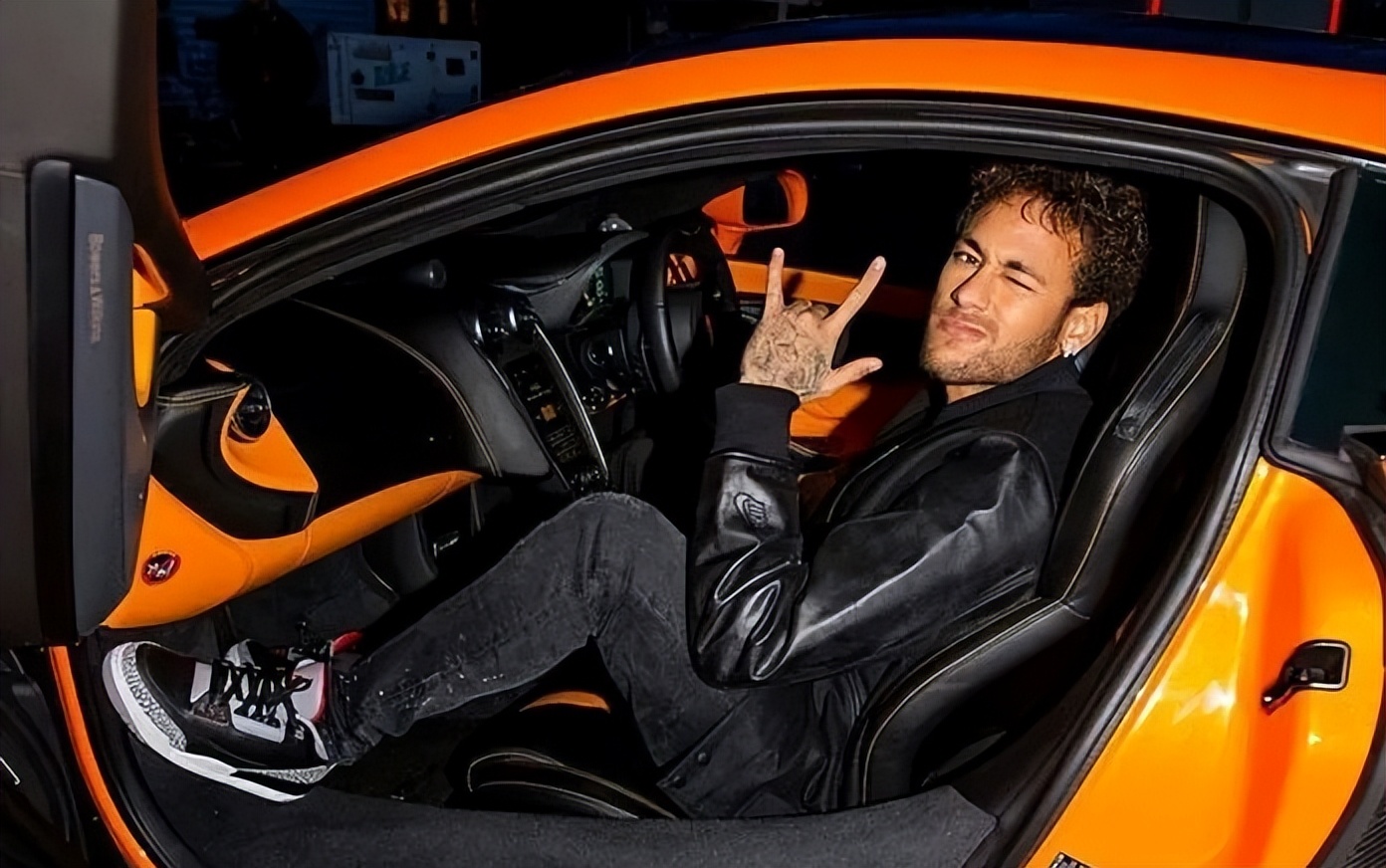 巴西内马尔豪车,巴西球星内马尔的豪车