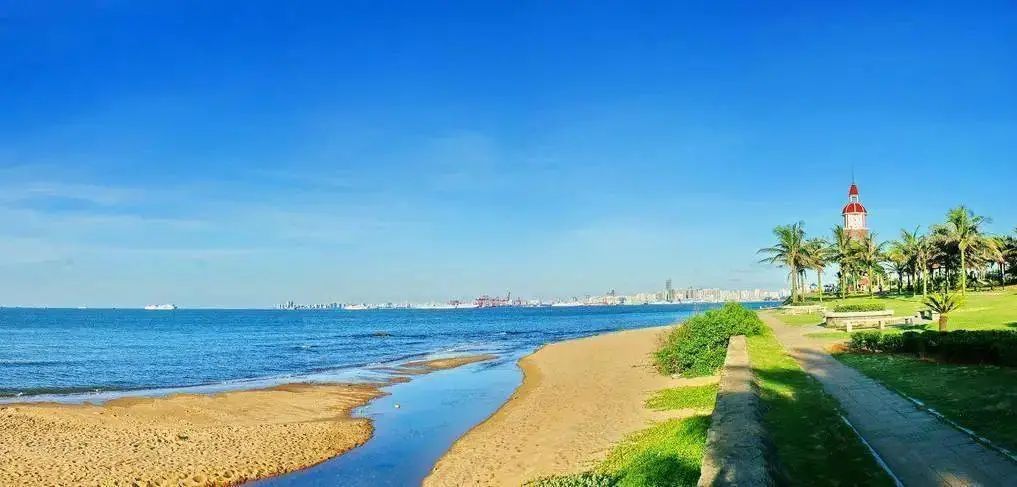 海南晴天的沙滩,海南阳光下的海