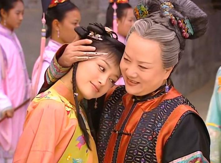 给小燕子取名还珠格格,还珠格格小燕子和紫薇结为姐妹