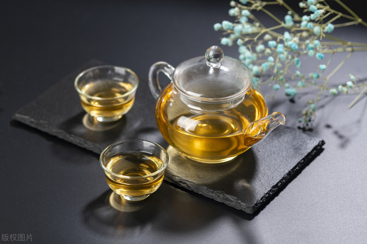 江苏46岁男子阳康后咳黑痰，去医院检查后，医生让其回家休息