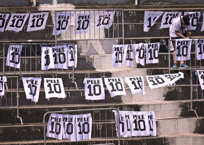 “球王”贝利,安息之地由14层楼组成,有14000个拱顶,他选9楼