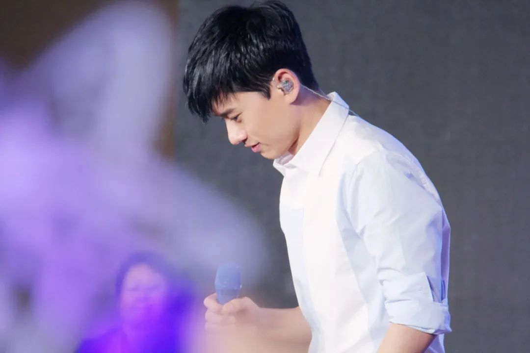 歌词经典语录100句,最打动人心的经典歌词句子