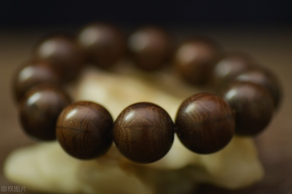 真正的佛珠佩戴方法,佛珠如何正确佩戴