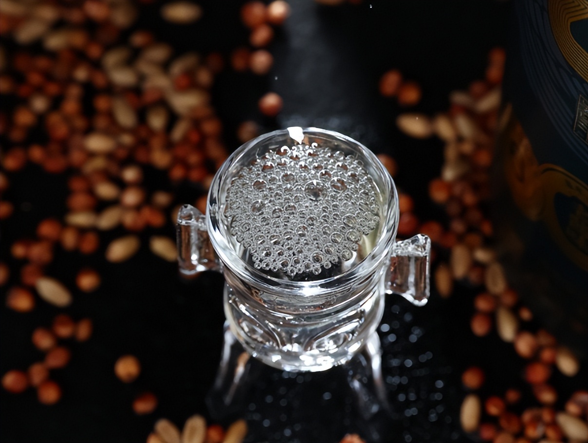 瓶身只有一个标志的酒,瓶身标记