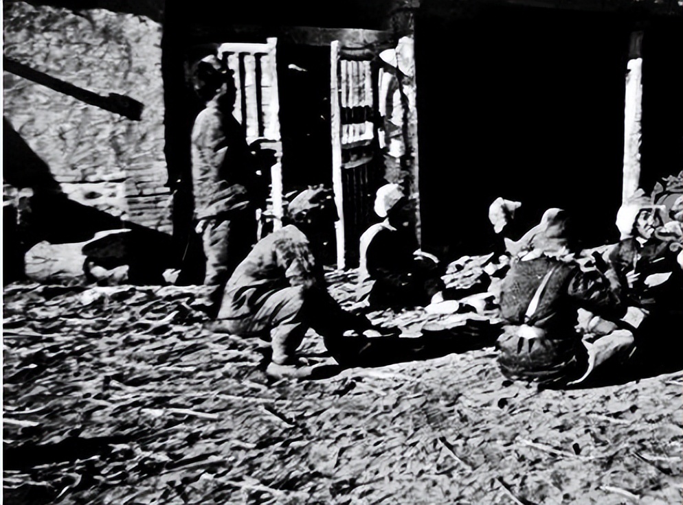 特工女儿回忆：长大才知，1931年那晚，母亲为何深夜要求女儿跳舞