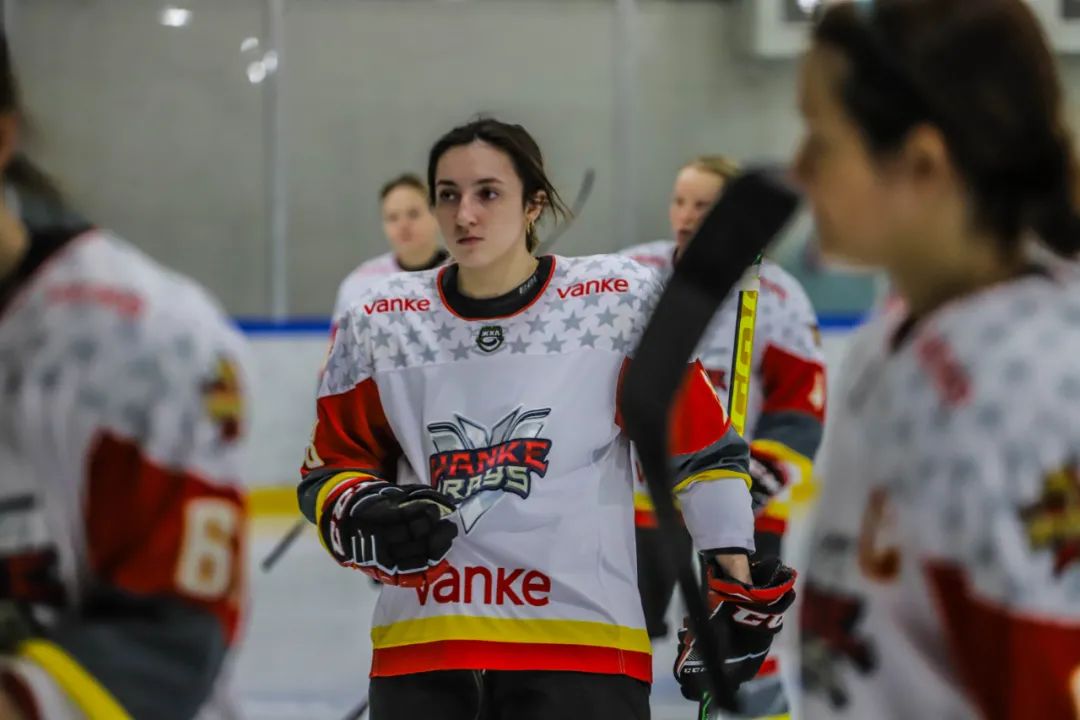 WHL|深圳万科阳光客场4比1再胜比留萨，用四连胜结束客场之旅