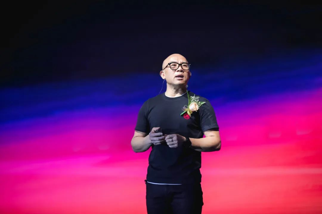 靠黑科技，走出“悬崖边缘”！百亿内衣一哥，终于找到赢的秘诀