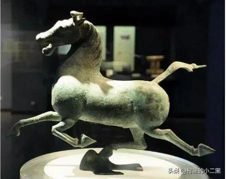 意大利挖出2300年前青铜器合集,意大利出土大量青铜器讲解