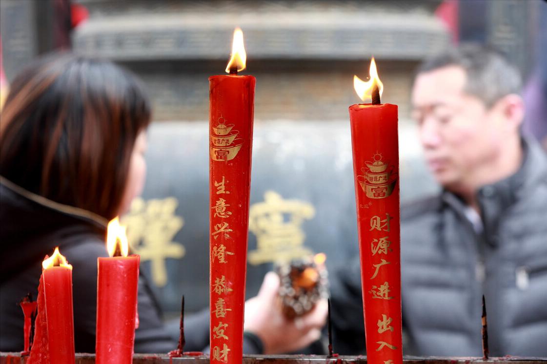 正月初五先送穷神还是先迎财神,初五迎财神为什么要说破财神