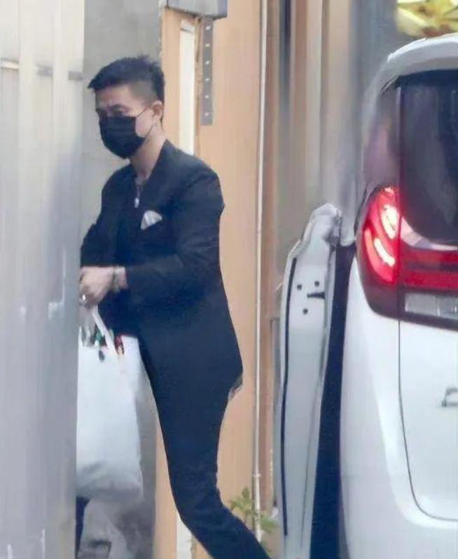 狂揽*钟金**奖、歌坛天后、美艳亲王，她们貌美有才却被伴侣无情伤害