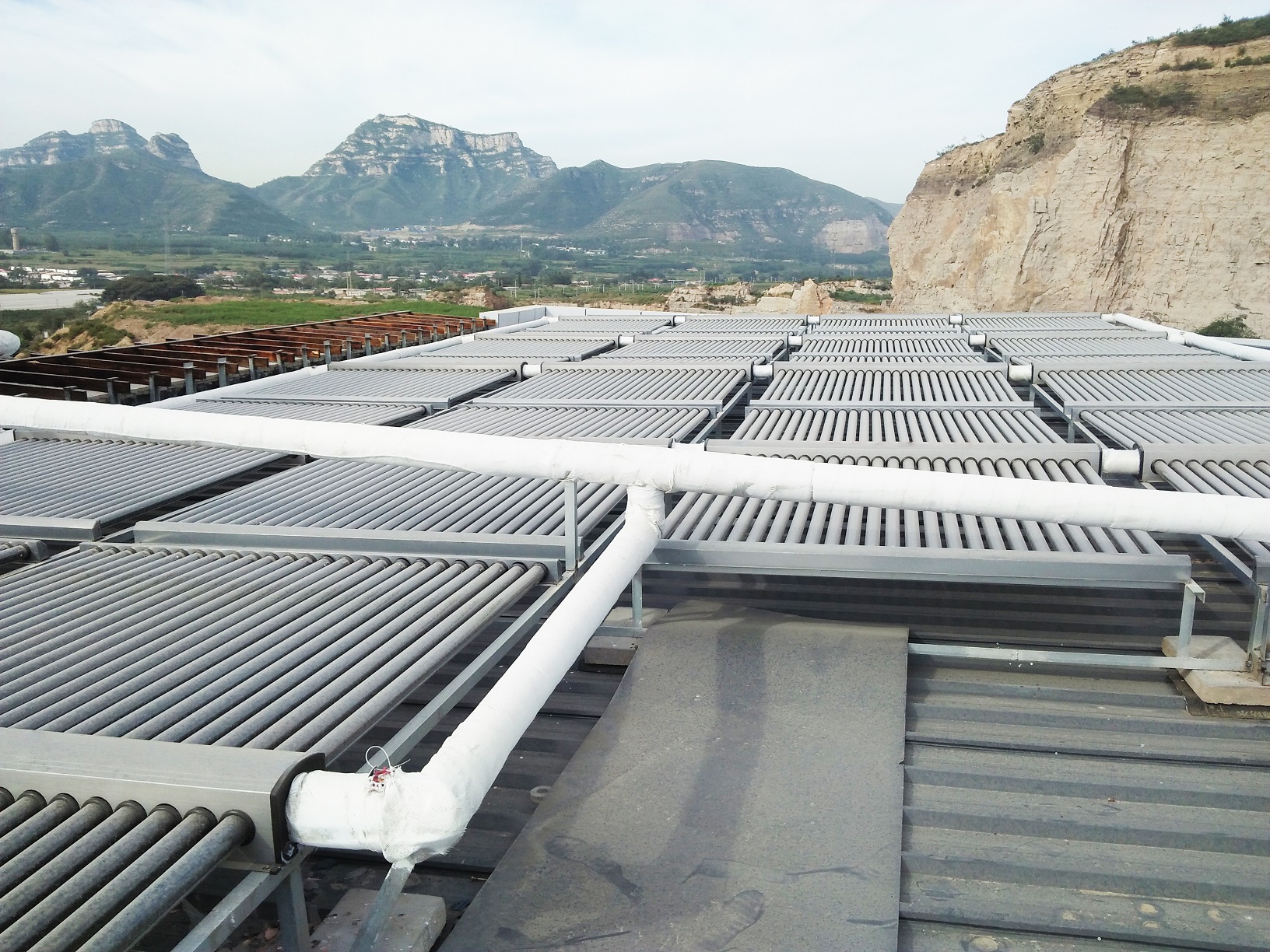 宾馆太阳能设备,太阳能加空气能取暖设备家庭用