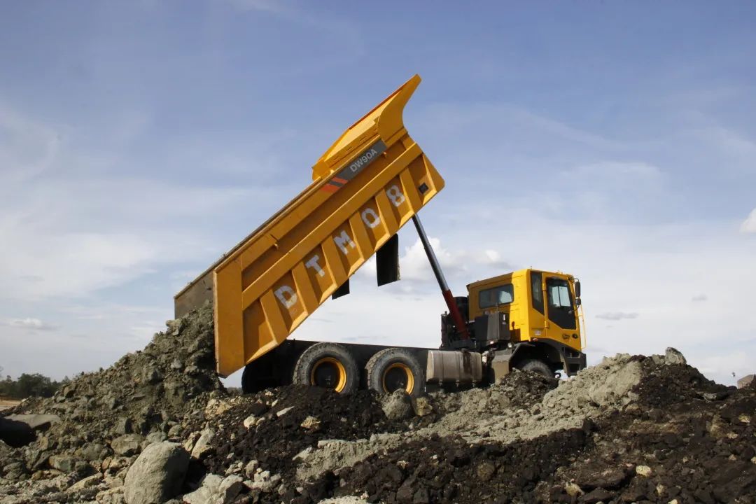 柳工宽体自卸车,二手柳工宽体矿用车出售