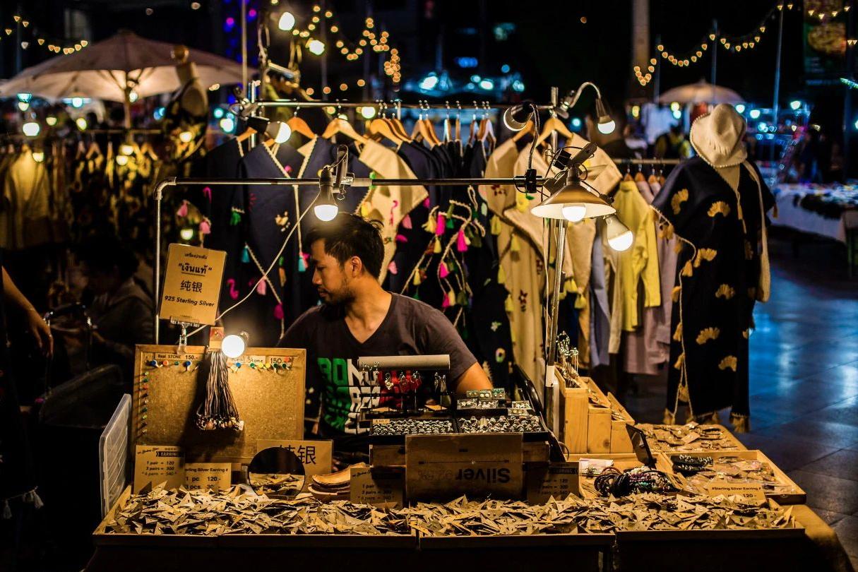 第一次摆地摊被城管抓住怎么处罚,城管为什么不让摆地摊的原因