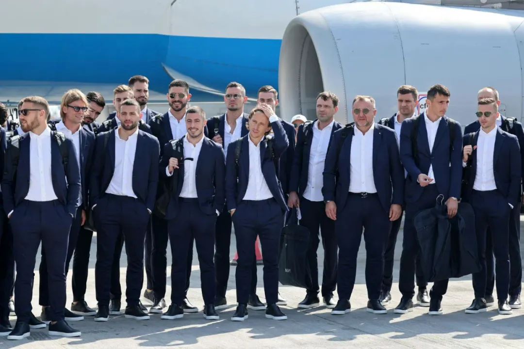 世界杯帅气球员西装,世界杯阿根廷男模队西装照高清