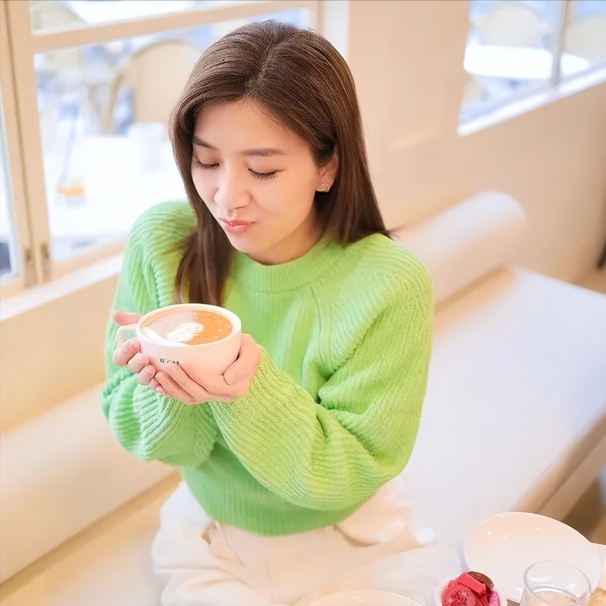 tvb花旦黄智雯婚后首现身,tvb黄智雯电视剧