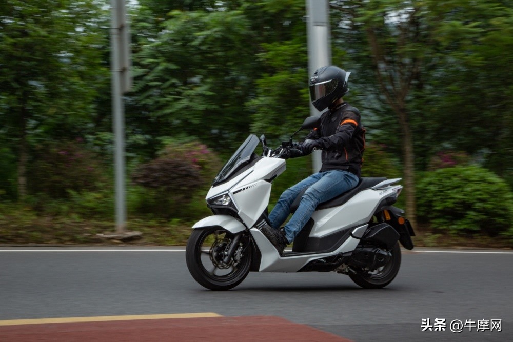 试驾豪爵150踏板,质量好的国产150跨骑推荐