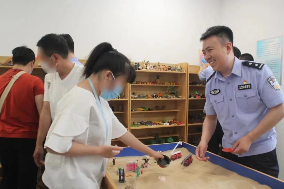 缤纷嘉年华六一喜乐会,缤纷六一快乐成长主题活动