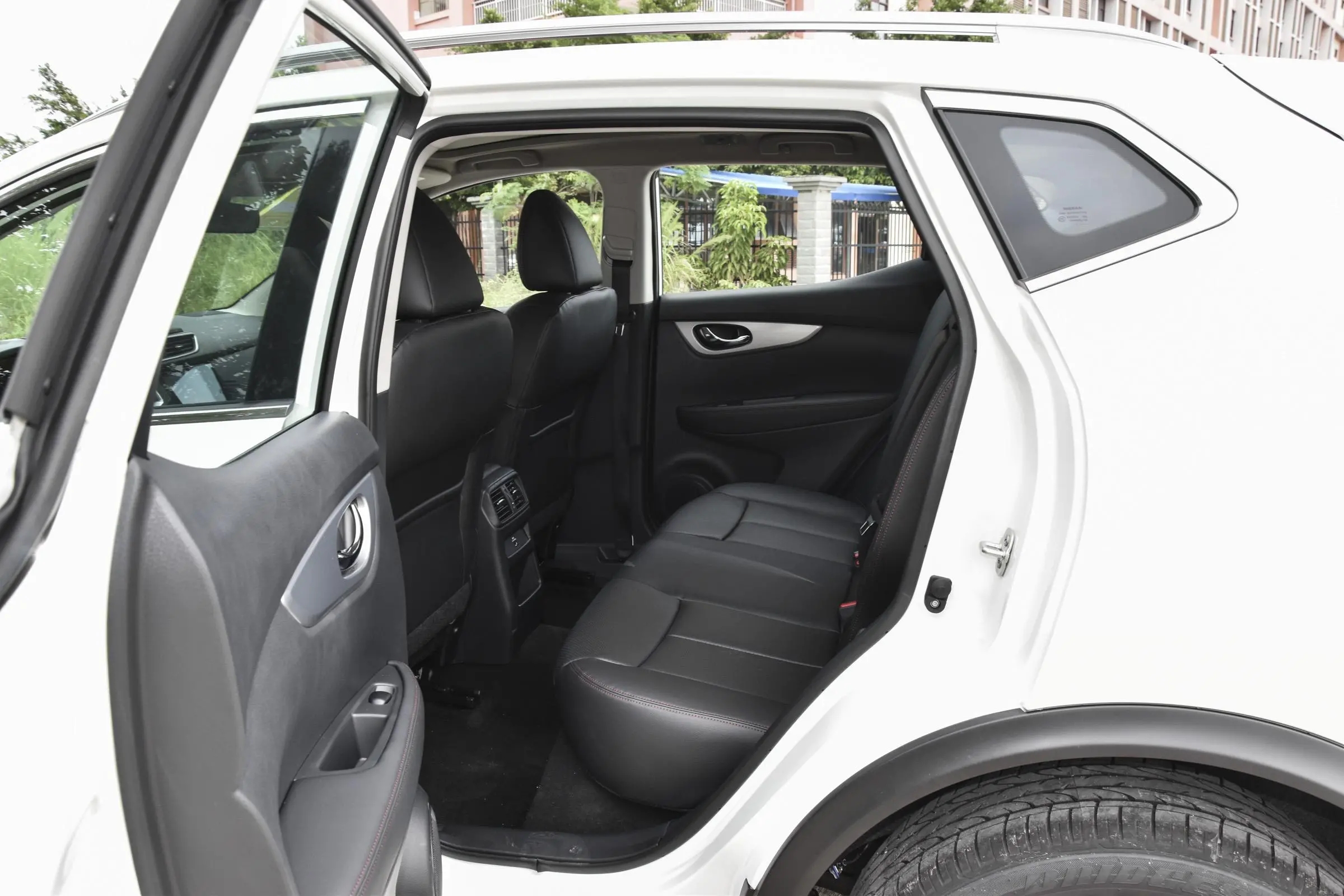 油耗低的suv车型推荐合资,高颜值动力强10万元家用suv就选它