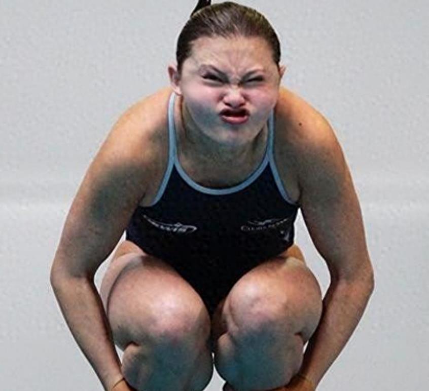 女运动员的痛苦程度,女运动员赛场上痛苦哭