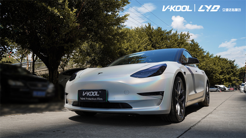 特斯拉model3改色镭射白,特斯拉model3改色流光溢彩