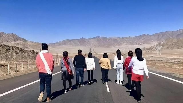 朋友女儿要结婚,朋友女儿结婚后告诉我还要送礼吗