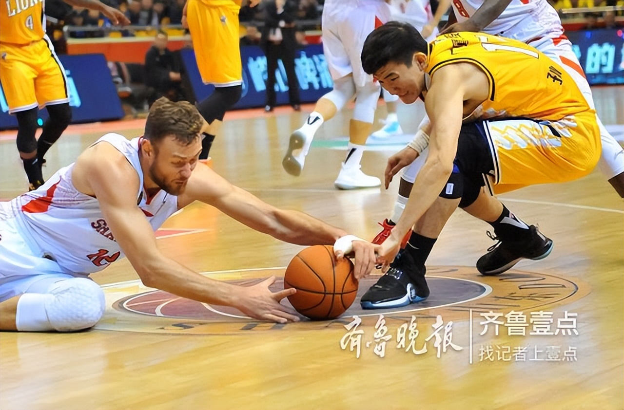 莫泰尤纳斯快攻,莫泰尤纳斯梦幻脚步nba