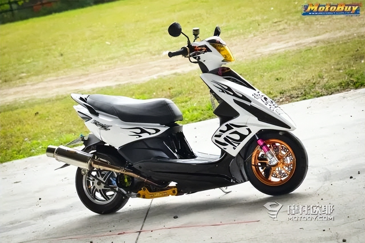 透过2.58万的雅马哈，咱来聊聊运动踏板在中国是不是伪命题